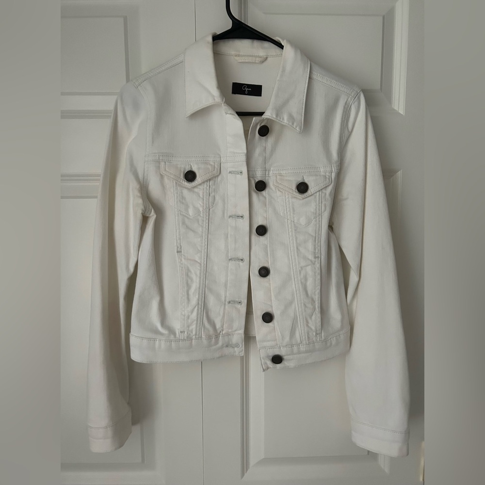 Bloomingdale’s AQUA white denim jean jacket - size S - excellent condition!